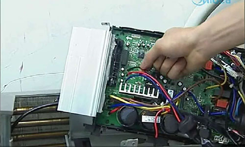 突泉美的空调电话是多少